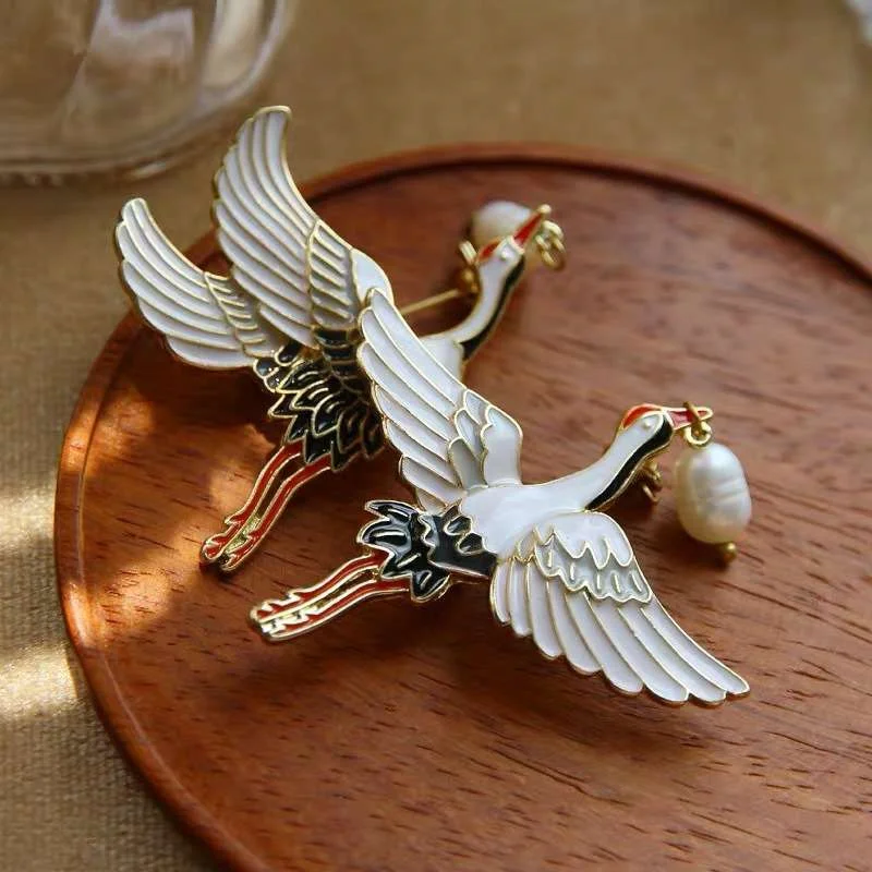 Fashion White Cranes Brooches Enamel Pin Vintage Pin Badge Women Luxury Jewelry Scarf Buckle Corsages Clothes Decoration