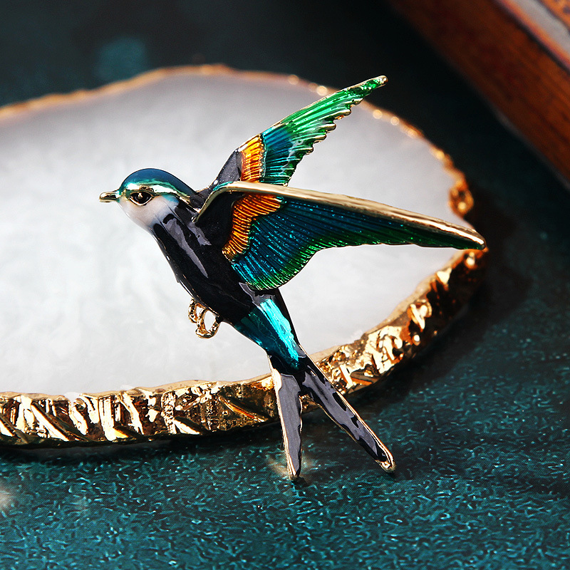 2021 Fashion Enamel Flying Swallow Brooch Pins For Women Animal Bird Broche Jewelry Gift