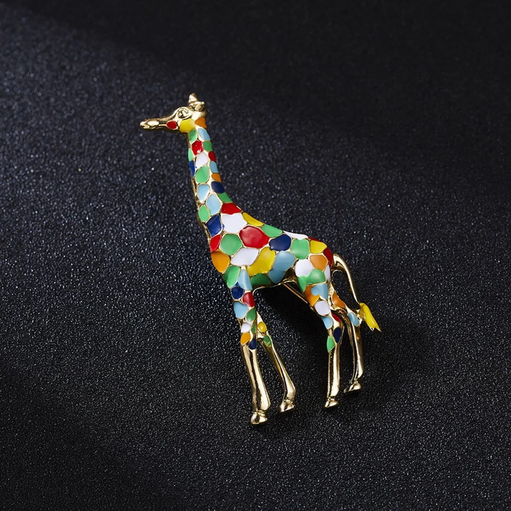 Colorful Giraffe Fashion Brooch Lovely Cartoon Brooch Collar Pin Alloy Scarf Buckle for Women Fashion Jewelry Clothing Decor New
