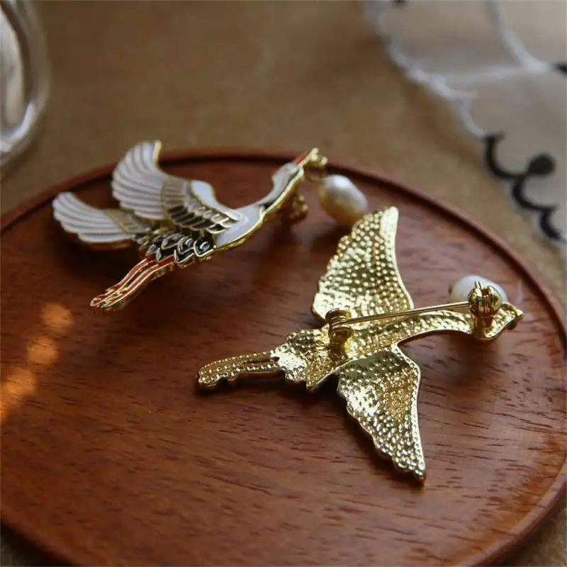 Fashion White Cranes Brooches Enamel Pin Vintage Pin Badge Women Luxury Jewelry Scarf Buckle Corsages Clothes Decoration
