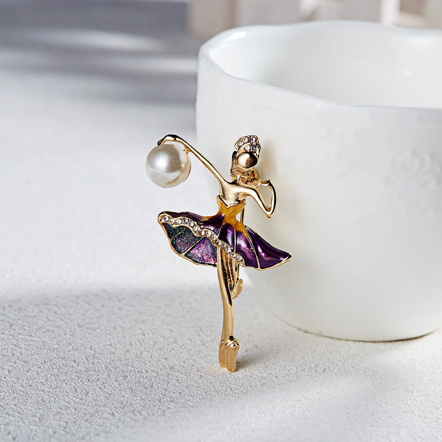 Fashion Multicolor Zircon Brooches For Women Rhinestone Pearl Dancer Girl Cute Brooch Pin Dress Jewelry Accessories Gift