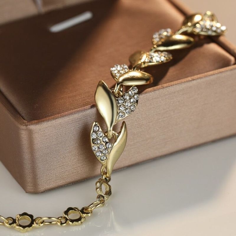 Rhinestone Crystal Bracelet Women's Bracelets Leaves Shape Wrist Chain Bangles for Women Luxury Bracelet Wedding Fashion Jewelry