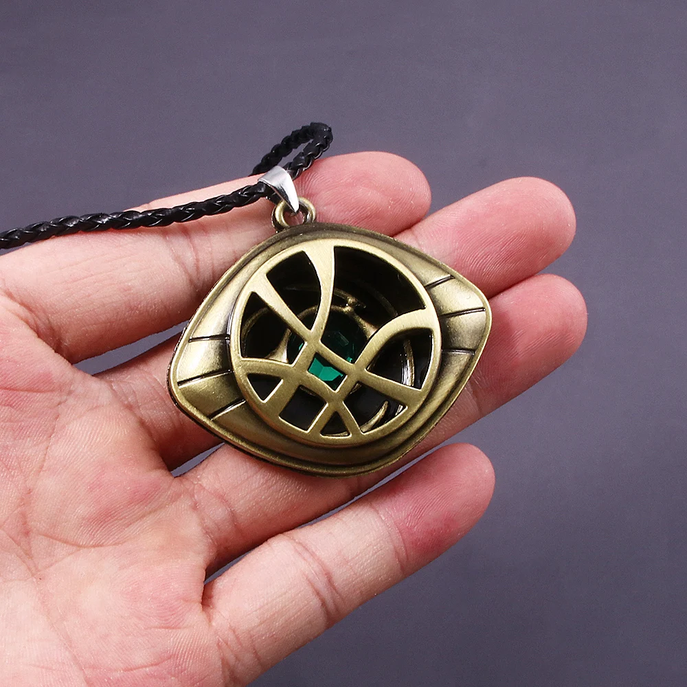 Vintage Eye of Agamotto Pendant Necklace Movie Dr. Strange Cosplay Necklace for Women Men Jewelry