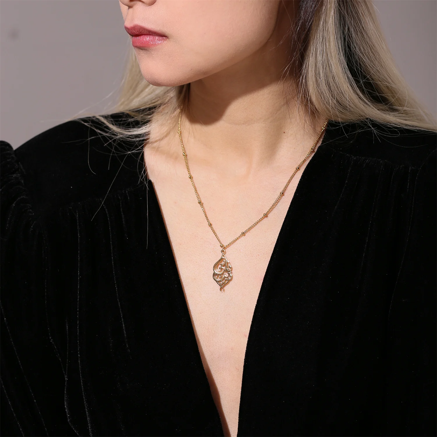 "I AM NEAR" NECKLACE Qur'an Allah Calligraphy Personalized Stainless Steel Islamic Pendant Jewelry For Women Gifts Religious